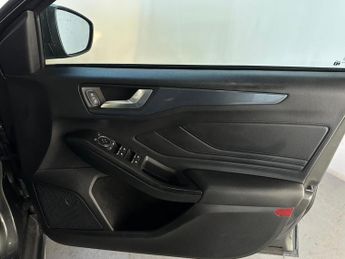 Ford Focus 1.5T EcoBoost Active X Euro 6 (s/s) 5dr