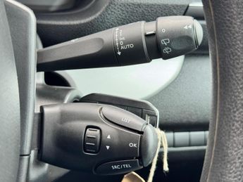 Toyota PROACE Verso 1.5D Shuttle Medium MPV MWB Euro 6 (s/s) 5dr (9 Seat)