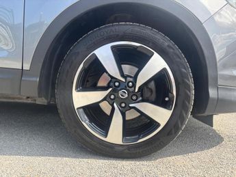 Nissan Qashqai 1.2 DIG-T n-tec+ XTRON 2WD Euro 5 (s/s) 5dr