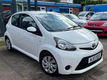 Toyota AYGO 1.0 VVT-i Ice Euro 5 5dr