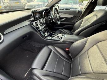 Mercedes-Benz C Class 2.1 C220d AMG Line (Premium) G-Tronic+ Euro 6 (s/s) 5dr