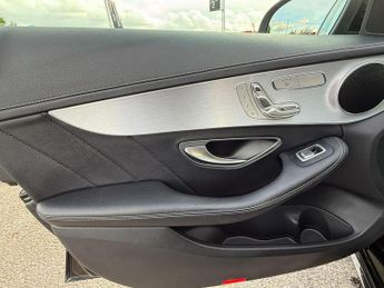 Mercedes-Benz C Class 2.1 C220d AMG Line (Premium) G-Tronic+ Euro 6 (s/s) 5dr
