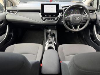 Toyota Corolla 1.8 VVT-h Icon CVT Euro 6 (s/s) 4dr