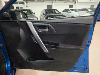 Toyota Auris 1.8 VVT-h Excel CVT Euro 5 (s/s) 5dr