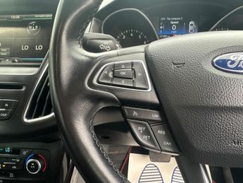 Ford Focus 1.6 Titanium Powershift Euro 6 5dr