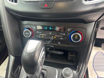 Ford Focus 1.6 Titanium Powershift Euro 6 5dr