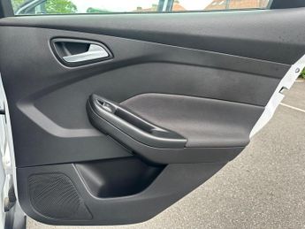 Ford Focus 1.6 Titanium Powershift Euro 6 5dr