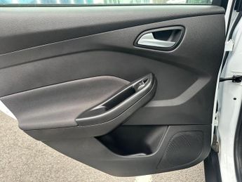 Ford Focus 1.6 Titanium Powershift Euro 6 5dr