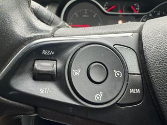 VAUXHALL GRANDLAND X 2.0 Turbo D BlueInjection Tech Line Nav SUV 5dr Diesel Auto Euro