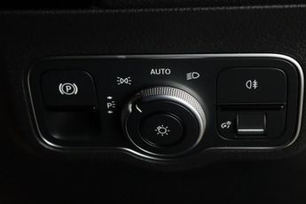 Mercedes-Benz GLA 1.3 GLA200 Sport 7G-DCT Euro 6 (s/s) 5dr