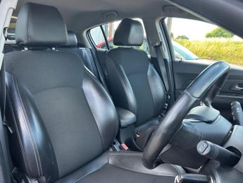Chevrolet Cruze 1.8 LTZ Auto Euro 5 5dr (Nav)