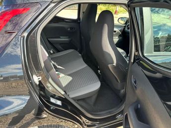 Toyota AYGO 1.0 VVT-i x-play x-shift Euro 6 5dr
