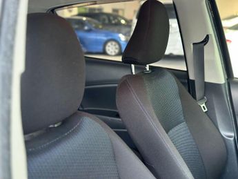 Toyota Yaris 1.33 Dual VVT-i Design Multidrive S Euro 6 5dr