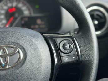 Toyota Yaris 1.33 Dual VVT-i Design Multidrive S Euro 6 5dr