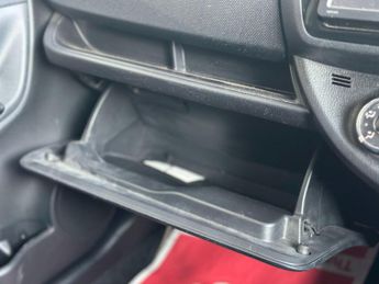 Toyota Yaris 1.33 Dual VVT-i Design Multidrive S Euro 6 5dr