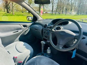 Toyota Yaris 1.3 VVT-i 16v CDX 5dr