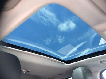 Jaguar XE 2.0d Portfolio Auto AWD Euro 6 (s/s) 4dr