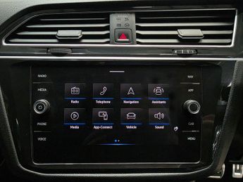 Volkswagen Tiguan 1.5 TSI R-Line DSG Euro 6 (s/s) 5dr