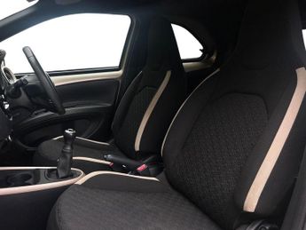 Toyota Aygo X 1.0 VVT-i Edge Euro 6 (s/s) 5dr