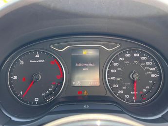 Audi A3 1.6 TDI S line Sportback S Tronic Euro 5 (s/s) 5dr