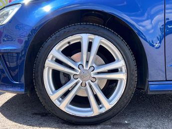Audi A3 1.6 TDI S line Sportback S Tronic Euro 5 (s/s) 5dr