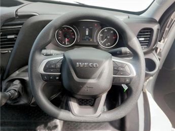 Iveco Daily 2.3D HPI 14V 35S 3520 MWB High Roof Euro 6 (s/s) 5dr