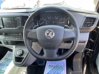 Vauxhall Vivaro 2.0 Turbo D 3100 Dynamic Auto L2 H1 Euro 6 (s/s) 6dr