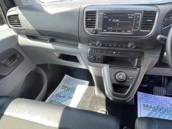 Vauxhall Vivaro 2.0 Turbo D 3100 Dynamic Auto L2 H1 Euro 6 (s/s) 6dr