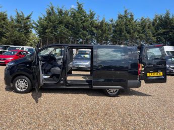 Vauxhall Vivaro 2.0 Turbo D 3100 Dynamic Auto L2 H1 Euro 6 (s/s) 6dr