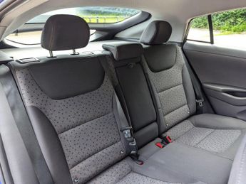 Hyundai IONIQ 28kWh Premium Auto 5dr