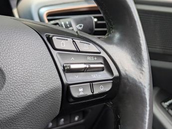 Hyundai IONIQ 28kWh Premium Auto 5dr