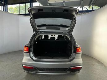 MG MG5 61.1kWh Excite Long Range Auto 5dr
