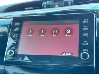 Toyota Hilux 2.4 D-4D Invincible Auto 4WD Euro 6 (s/s) 4dr
