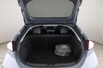 Hyundai IONIQ 38.3kWh Premium SE Auto 5dr
