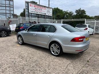 Skoda Superb 2.0 TDI Elegance DSG Euro 5 (s/s) 5dr