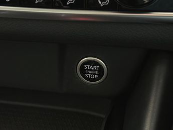 Nissan Qashqai 1.3 DIG-T MHEV N-Connecta XTRON Euro 6 (s/s) 5dr