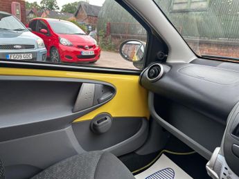 Peugeot 107 1.0 12V Urban 2 Tronic Euro 4 3dr