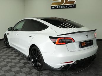Tesla Model 3 (Dual Motor) Long Range Auto 4WDE 4dr