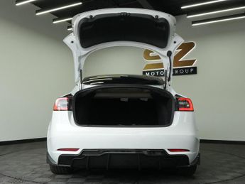 Tesla Model 3 (Dual Motor) Long Range Auto 4WDE 4dr