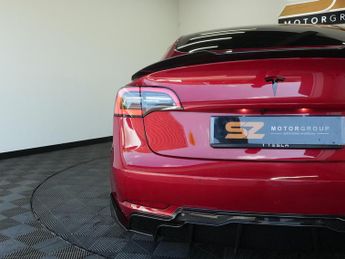 Tesla Model 3 (Dual Motor) Long Range Auto 4WDE 4dr