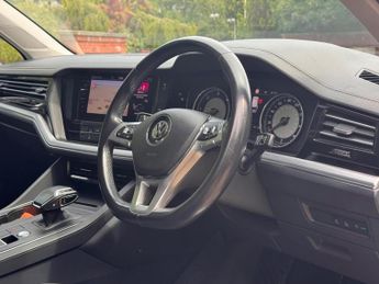 Volkswagen Touareg 3.0 TDI V6 SEL Tiptronic 4Motion Euro 6 (s/s) 5dr
