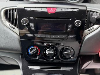 Chrysler Ypsilon 1.2 SE Euro 5 (s/s) 5dr