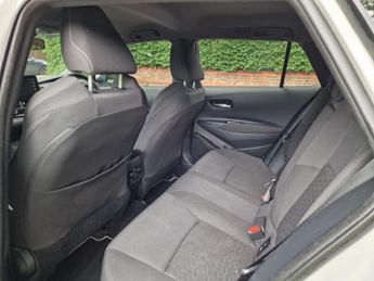 Toyota Corolla 1.8 VVT-h Icon Touring Sports CVT Euro 6 (s/s) 5dr