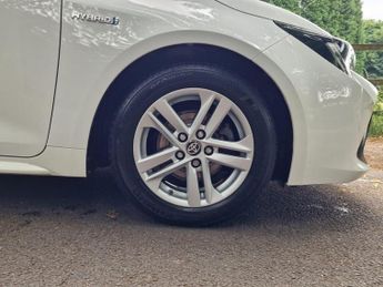 Toyota Corolla 1.8 VVT-h Icon Touring Sports CVT Euro 6 (s/s) 5dr