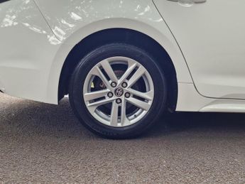 Toyota Corolla 1.8 VVT-h Icon Touring Sports CVT Euro 6 (s/s) 5dr
