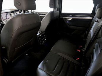 Volkswagen Touareg 3.0 TDI V6 R-Line Tiptronic 4Motion Euro 6 (s/s) 5dr