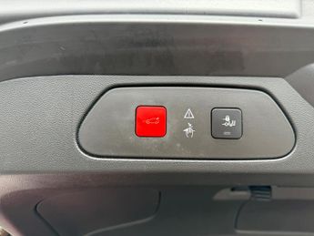 Vauxhall Grandland X 1.2 Turbo Sport Nav Auto Euro 6 (s/s) 5dr