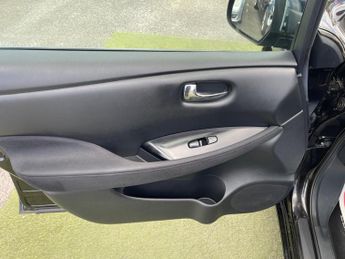 Nissan Leaf 24kWh Acenta Auto 5dr