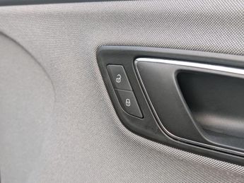 SEAT Leon 1.6 TDI SE Dynamic Technology ST DSG Euro 6 (s/s) 5dr