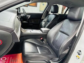 Jaguar XF 2.2d Luxury Auto Euro 5 (s/s) 4dr